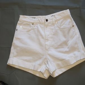 GAP White Original High Rise Short 26